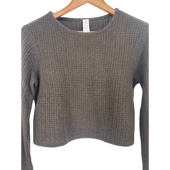 ALO SET Cashmere Plush Waffle Long Sleeve & High-Waist Plush Waffle Pant - Picture 6 of 16